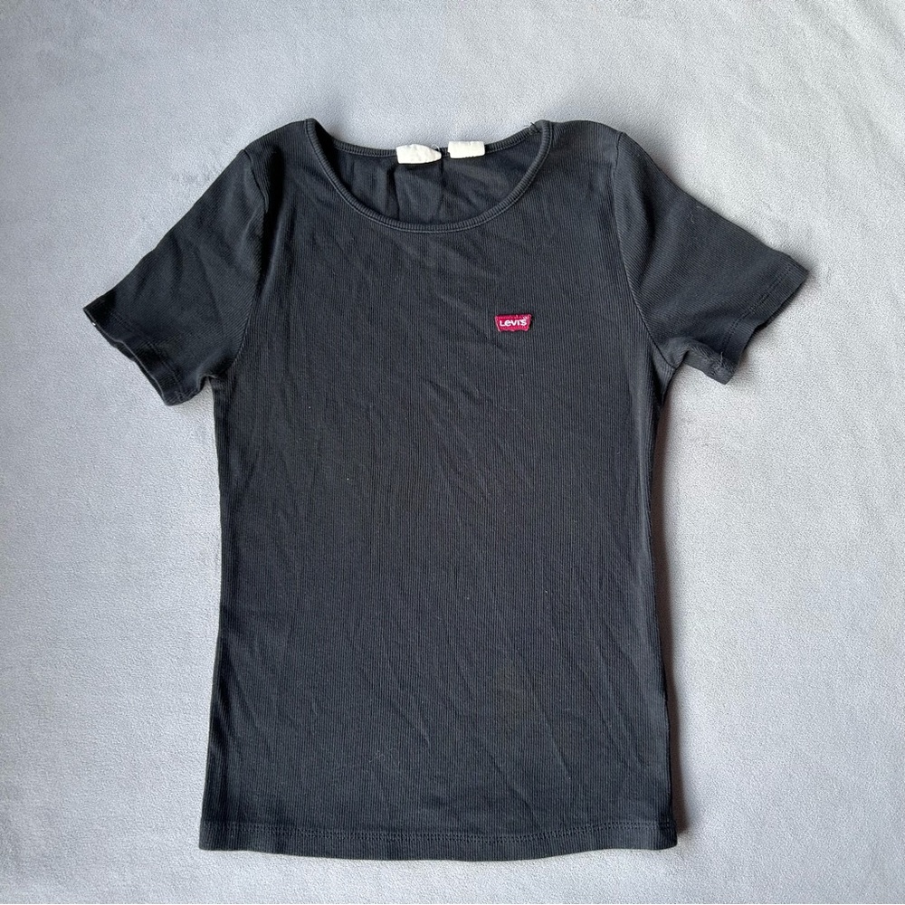 Levi’s ~ Black Ribbed Basic Tee ~ Women’s Size XS
